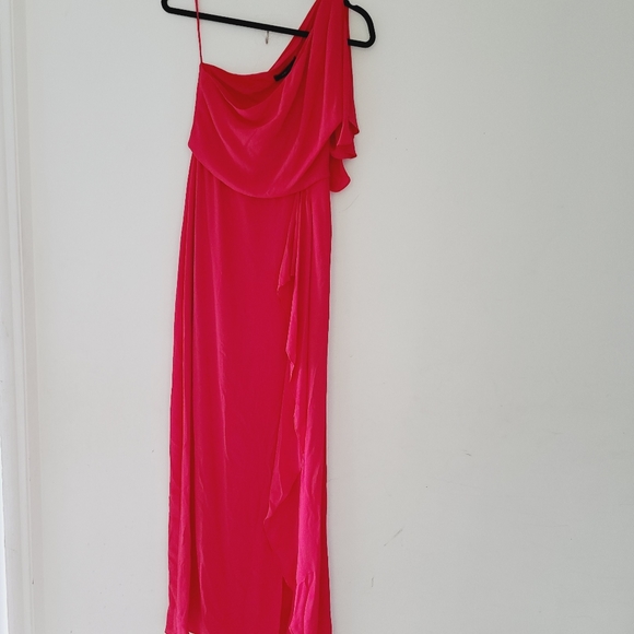 NWT BCBGMAXAZRIA  "Kendal" lipstik red Gown One Shoulder - Picture 4 of 11